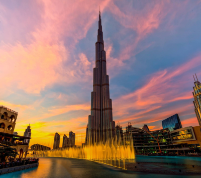 享受七星級帆船酒店豪華設施(可使用飯店內高爾夫球車前往朱美拉集團酒店內設施,運河酒店搭乘遊船、使用公共大泳池、或是朱拉美酒店的海灘) →全球最大杜拜購物中心&欣賞室內水族牆→哈里發塔124樓欣賞杜拜全景→Pier 7 百萬夜景晚餐→機場