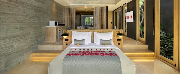 免費贈送漂浮早餐一次/私人泳池別墅自由享樂→蜜月套餐 (迎賓飲料 / 蜜月迎賓佈置 / 浴缸花瓣佈置 / 60分鐘傳統巴里式按摩 / 儀式感滿滿 浪漫燭光晚餐)