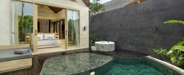 免費贈送漂浮早餐一次/私人泳池別墅自由享樂→蜜月套餐 (迎賓飲料 / 蜜月迎賓佈置 / 浴缸花瓣佈置 / 60分鐘傳統巴里式按摩 / 儀式感滿滿 浪漫燭光晚餐)