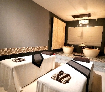 台北→巴里島→迎賓獻花→能量熱石按摩120分鐘→水上餐廳印尼風味餐