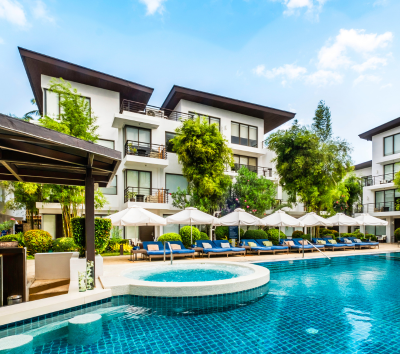 全日享受酒店設施(360度頂樓酒吧/SPA/日光浴/接駁車/泳池酒吧)→The Pig Out Bistro(現點現付,推薦浮誇海鮮拼盤)