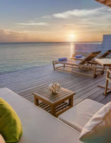 早餐後退房→自由活動→搭乘水上飛機前往機場島→飛往吉隆坡→出關後自行前往酒店(第二航廈)